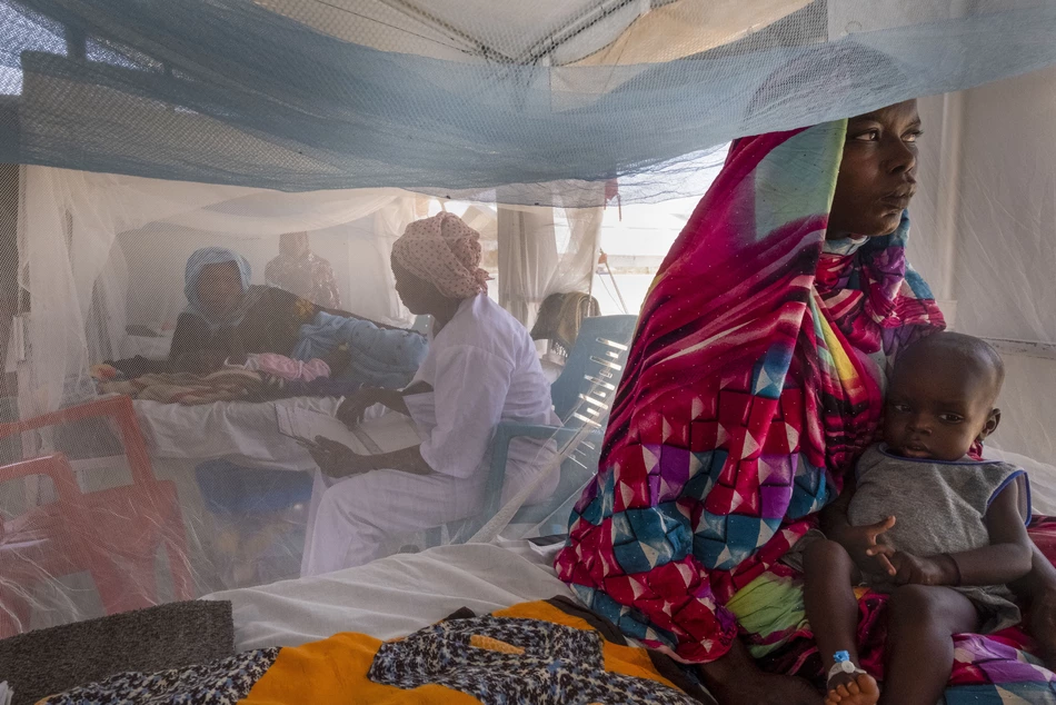 Aiuto ai bambini sudanesi malnutriti Bambini sudanesi malnutriti curati da MSF in Ciad - le donazioni salvano vite.