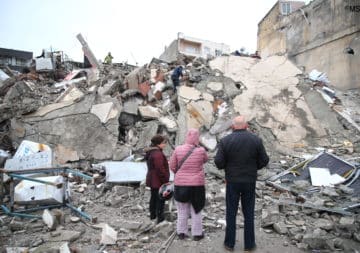 Aiuti immediati per le vittime dei terremoti in Turchia e Siria
